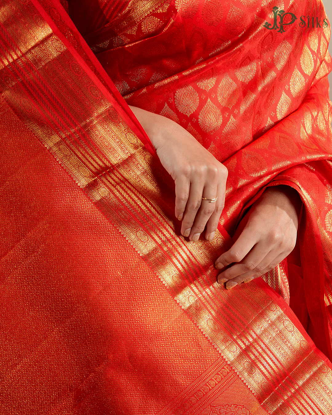 Red Kanchipuram Silk Saree - E4581